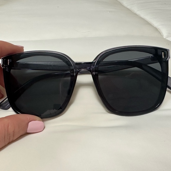 SOJO Sunglasses - Picture 1 of 1